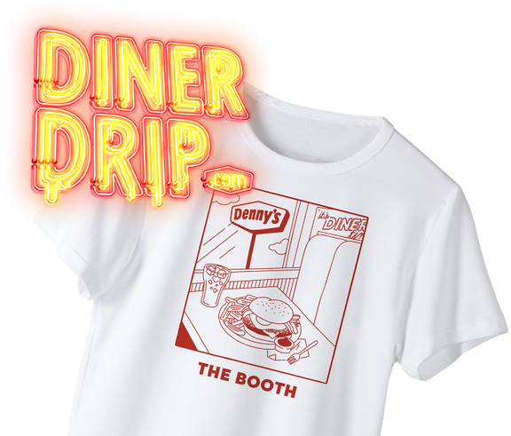 Remera blanca de DinerDrip.com Arriba está el cartel de Diner Drip, en amarillo y naranja brillante.